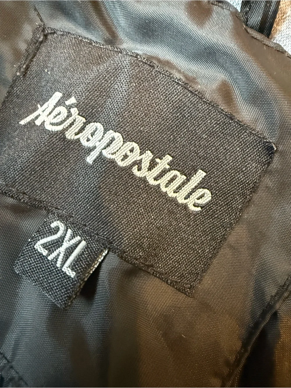AEROPOSTALE Y2K Black Puffer Jacket with Gray Hooded Sleeves - Men's